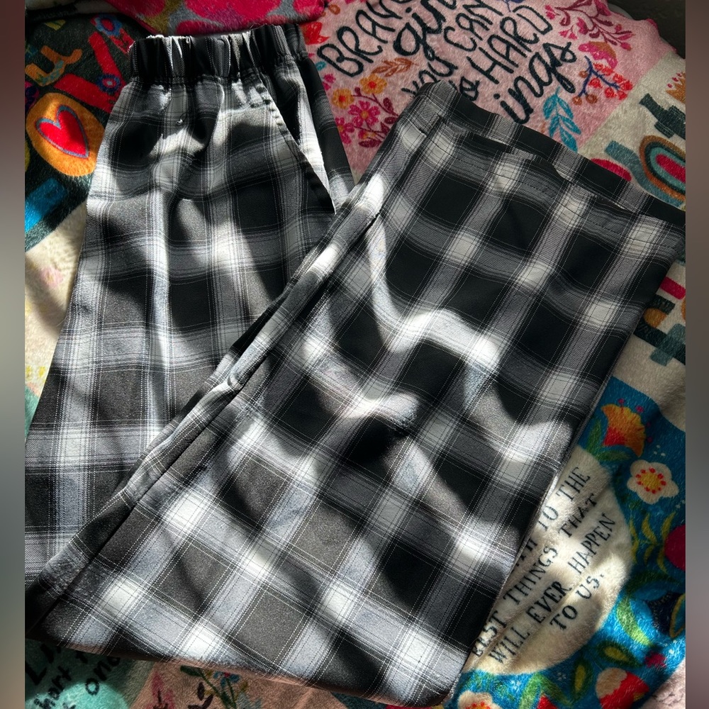 🖤🤍BLACK AND WHITE PLAID PAJAMA PANTS🤍🖤